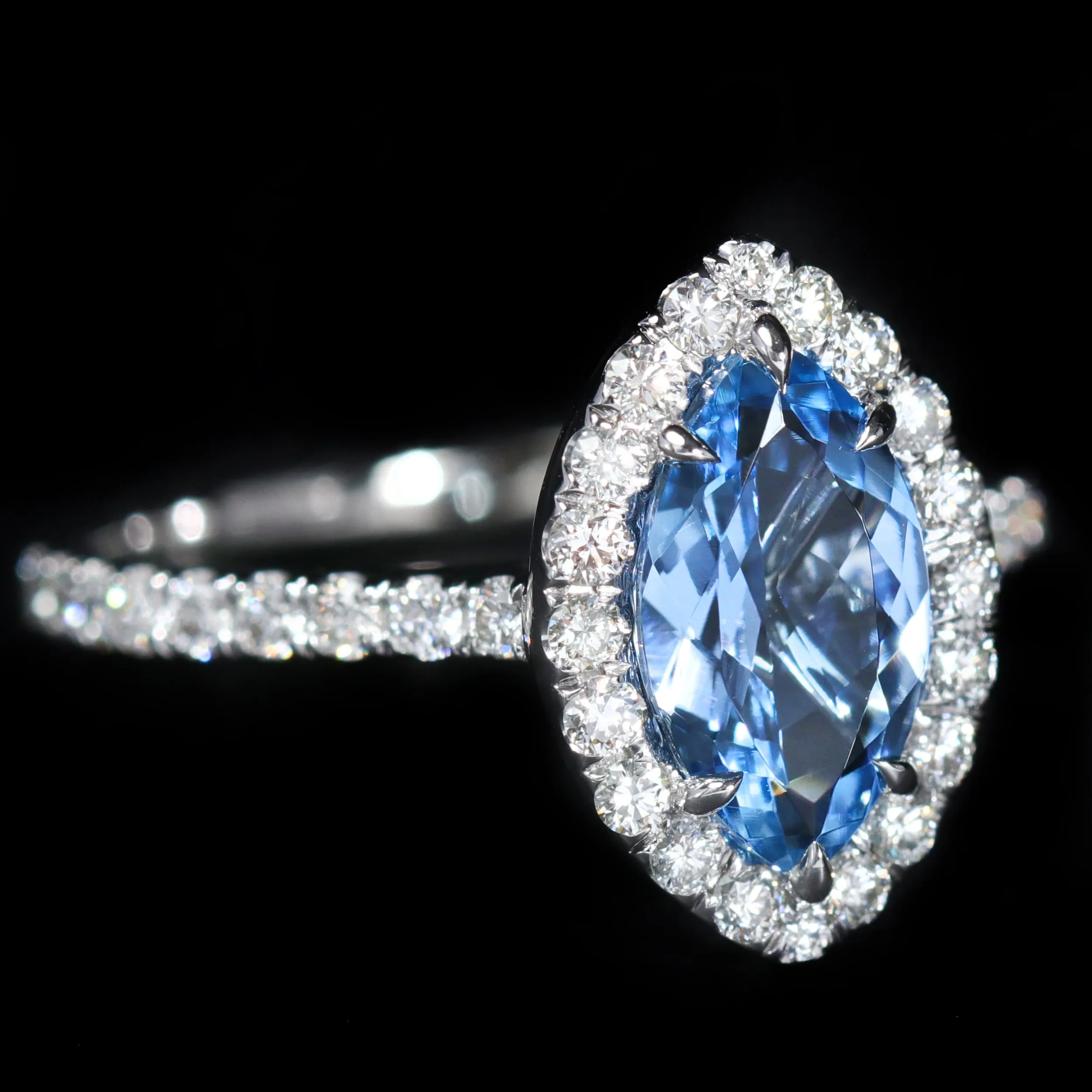 14K White Gold 1.10 Carat Aquamarine & Diamond Ring