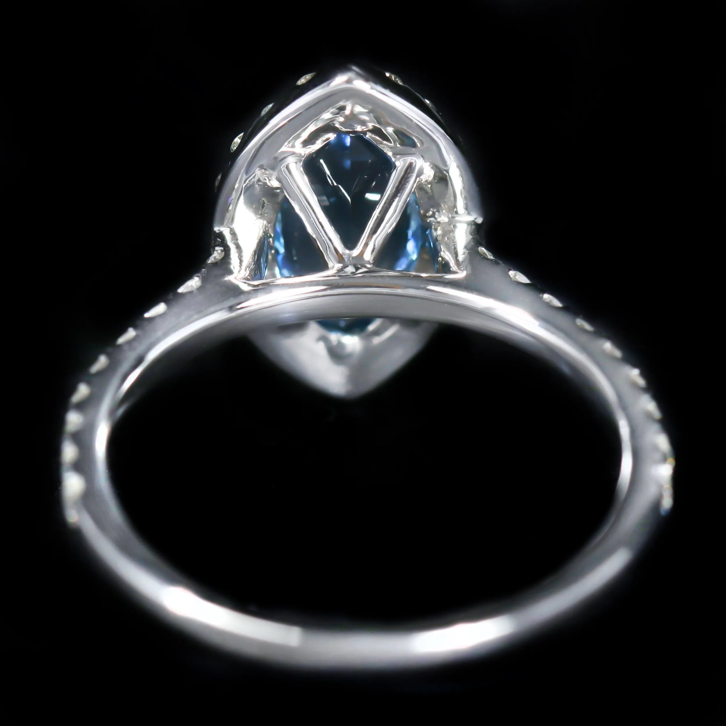 14K White Gold 1.10 Carat Aquamarine & Diamond Ring