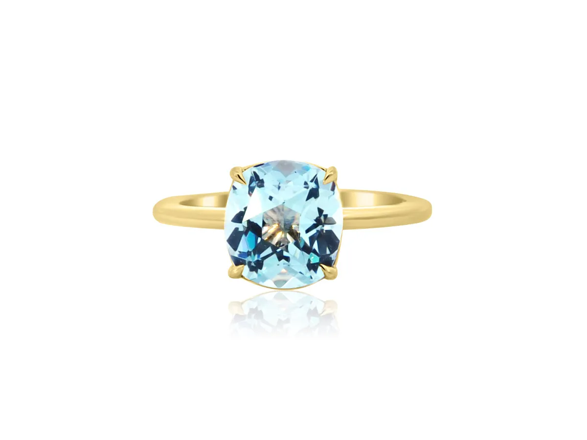 3.02cts Aquamarine Aura Yellow Gold Ring