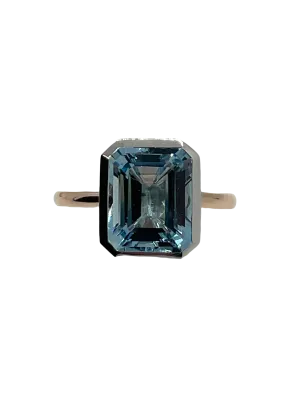 Aquamarine Engagement Ring Bevel Edged on 18k Rose Gold