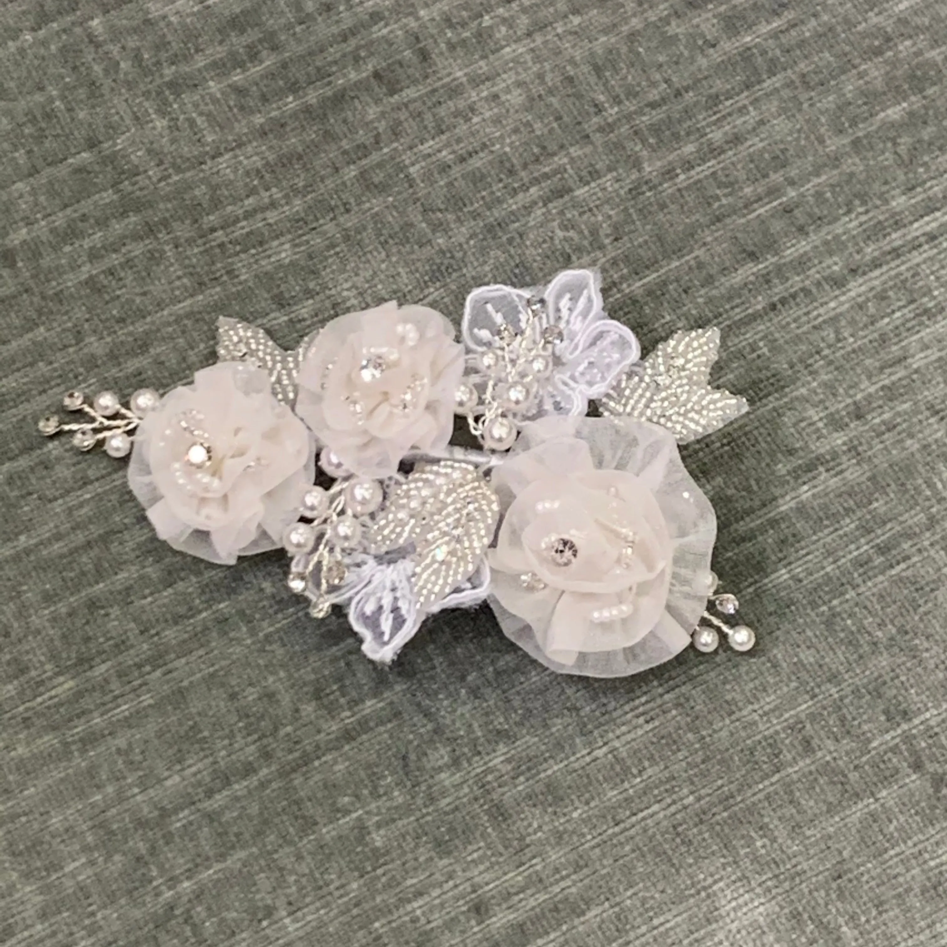 Vintage Lace Clip